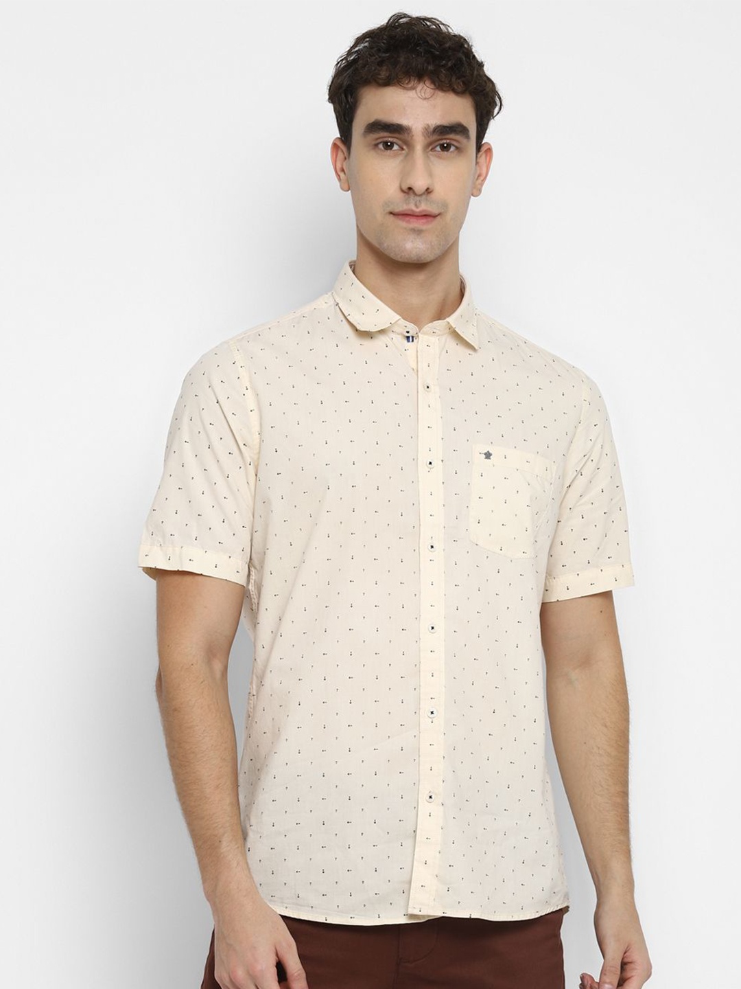 Turtle Men Relaxed Spread Collar Micro Ditsy Printed Cotton Slim Fit Casual Shirt, Beige
Turtle Men Relaxed Spread Collar Micro Ditsy Printed Cotton Slim Fit Casual Shirt, Beige