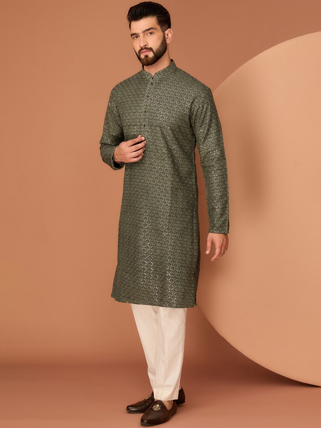 KASBAH CLOTHING NISHCHAIY SAJDEH Floral Embroidered Sequinned Silk Straight Kurta, Green
KASBAH CLOTHING NISHCHAIY SAJDEH Floral Embroidered Sequinned Silk Straight Kurta, Green