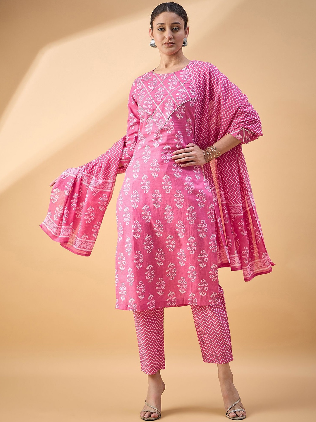 all about you Floral Printed Pure Cotton Straight Kurta With Trouser & Dupatta, Pink
all about you Floral Printed Pure Cotton Straight Kurta With Trouser & Dupatta, Pink