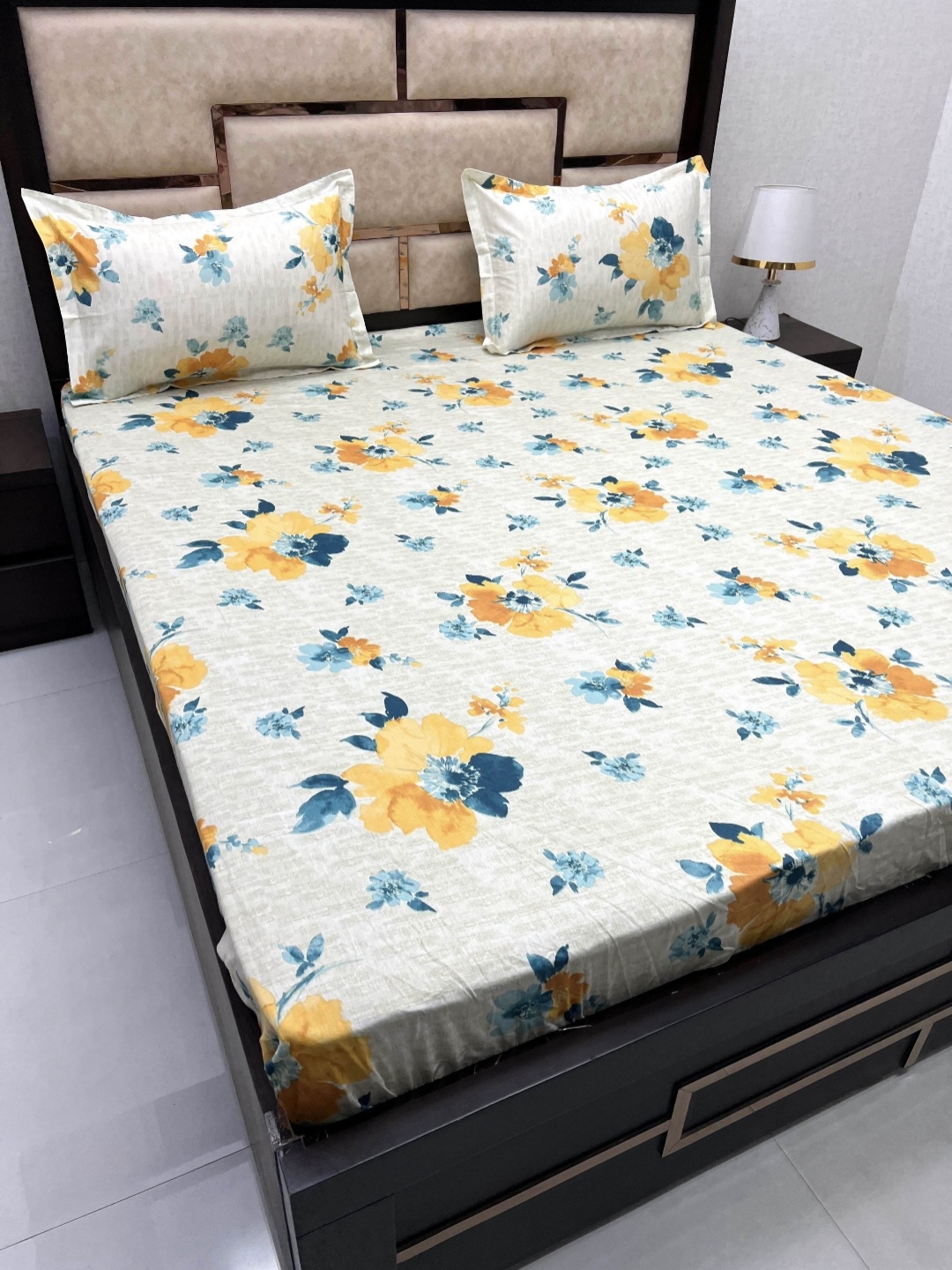 Pure Decor Sapphire Yellow Floral 330 TC Cotton Fitted King Bedsheet With 2 Pillow Covers, White
Pure Decor Sapphire Yellow Floral 330 TC Cotton Fitted King Bedsheet With 2 Pillow Covers, White