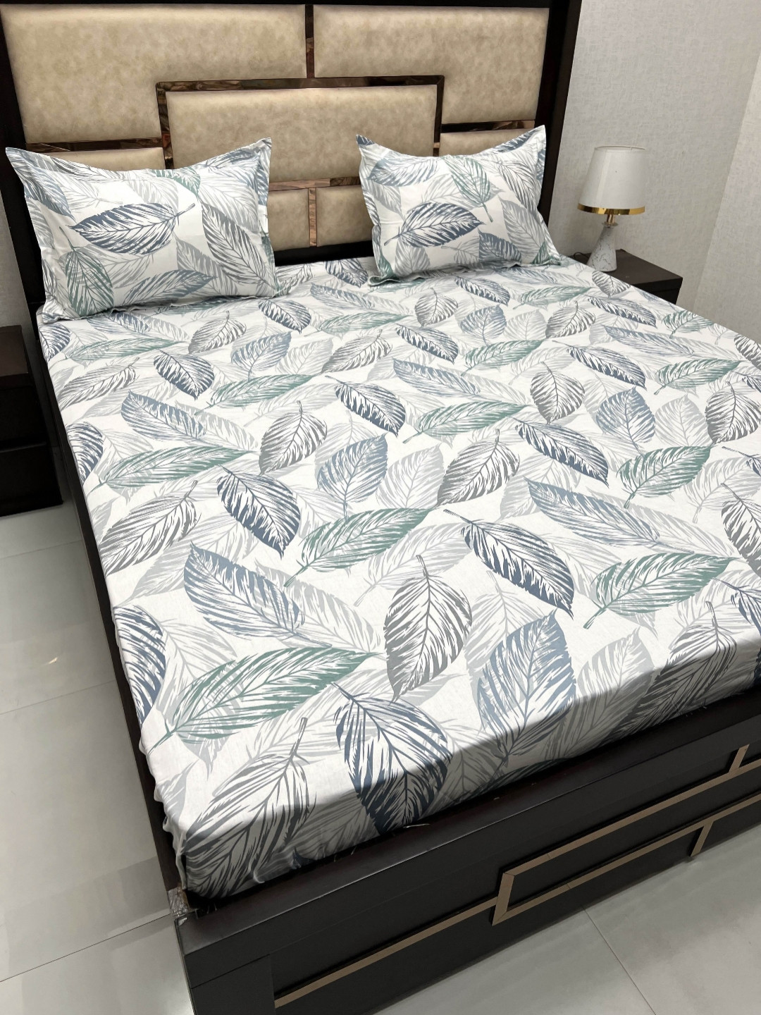 Pure Decor Sapphire White Floral 330 TC Cotton Fitted King Bedsheet with 2 Pillow Covers
Pure Decor Sapphire White Floral 330 TC Cotton Fitted King Bedsheet with 2 Pillow Covers