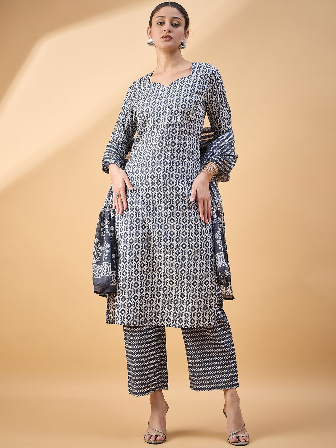 all about you Geometric Printed Gotta Patti Pure Cotton Straight Kurta & Trouser & Dupatta, Grey
all about you Geometric Printed Gotta Patti Pure Cotton Straight Kurta & Trouser & Dupatta, Grey