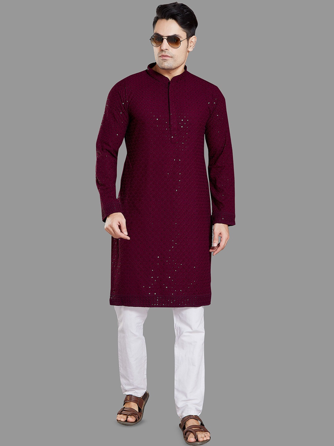 DIVISIVE Ethnic Motifs Embroidered Mandarin Collar Sequinned Straight Kurta, Burgundy
DIVISIVE Ethnic Motifs Embroidered Mandarin Collar Sequinned Straight Kurta, Burgundy