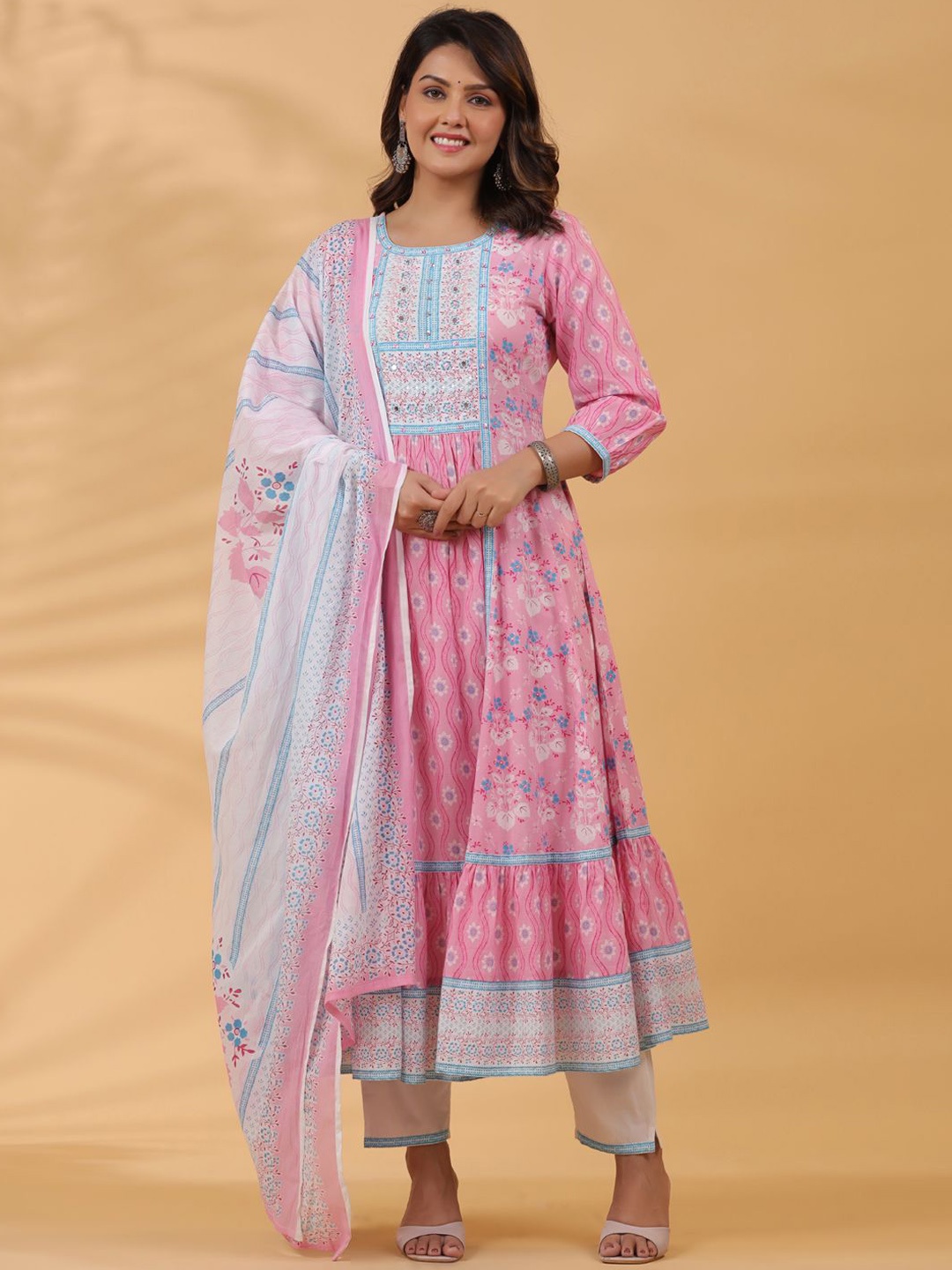 Readiprint Fashions Women Floral Printed Tiered Aari Work Pure Cotton Kurta with Trousers & With Dupatta, Pink
Readiprint Fashions Women Floral Printed Tiered Aari Work Pure Cotton Kurta with Trousers & With Dupatta, Pink
