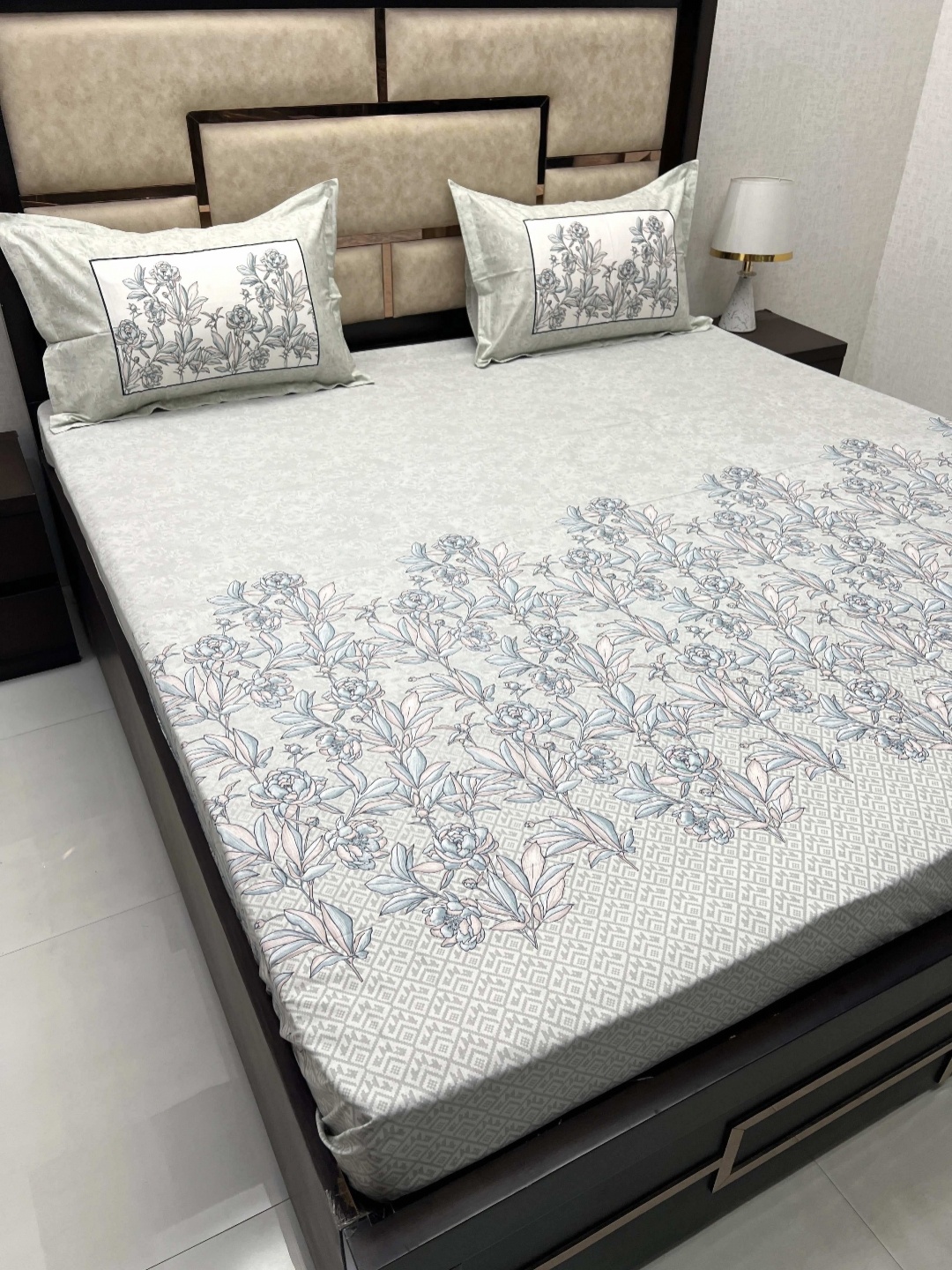 Pure Decor Lifestyle Grey & Blue Floral 380 TC Cotton King Bedsheet With 2 Pillow Covers
Pure Decor Lifestyle Grey & Blue Floral 380 TC Cotton King Bedsheet With 2 Pillow Covers