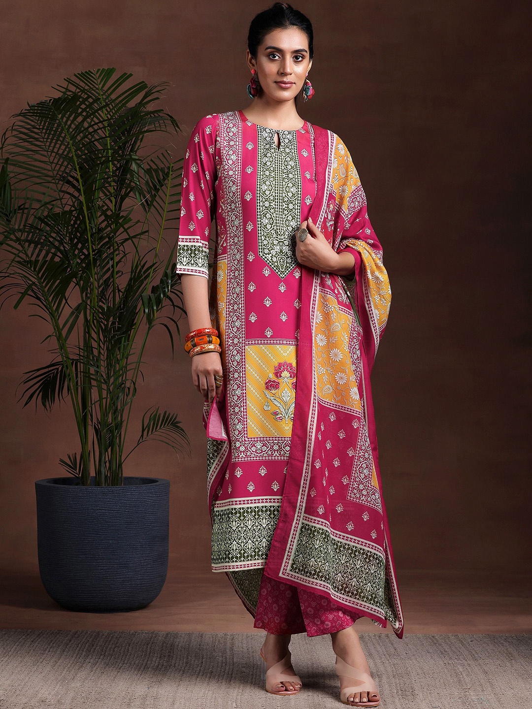 Libas Ethnic Motifs Printed Keyhole Neck Straight Kurta With Trousers & Dupatta, Pink
Libas Ethnic Motifs Printed Keyhole Neck Straight Kurta With Trousers & Dupatta, Pink