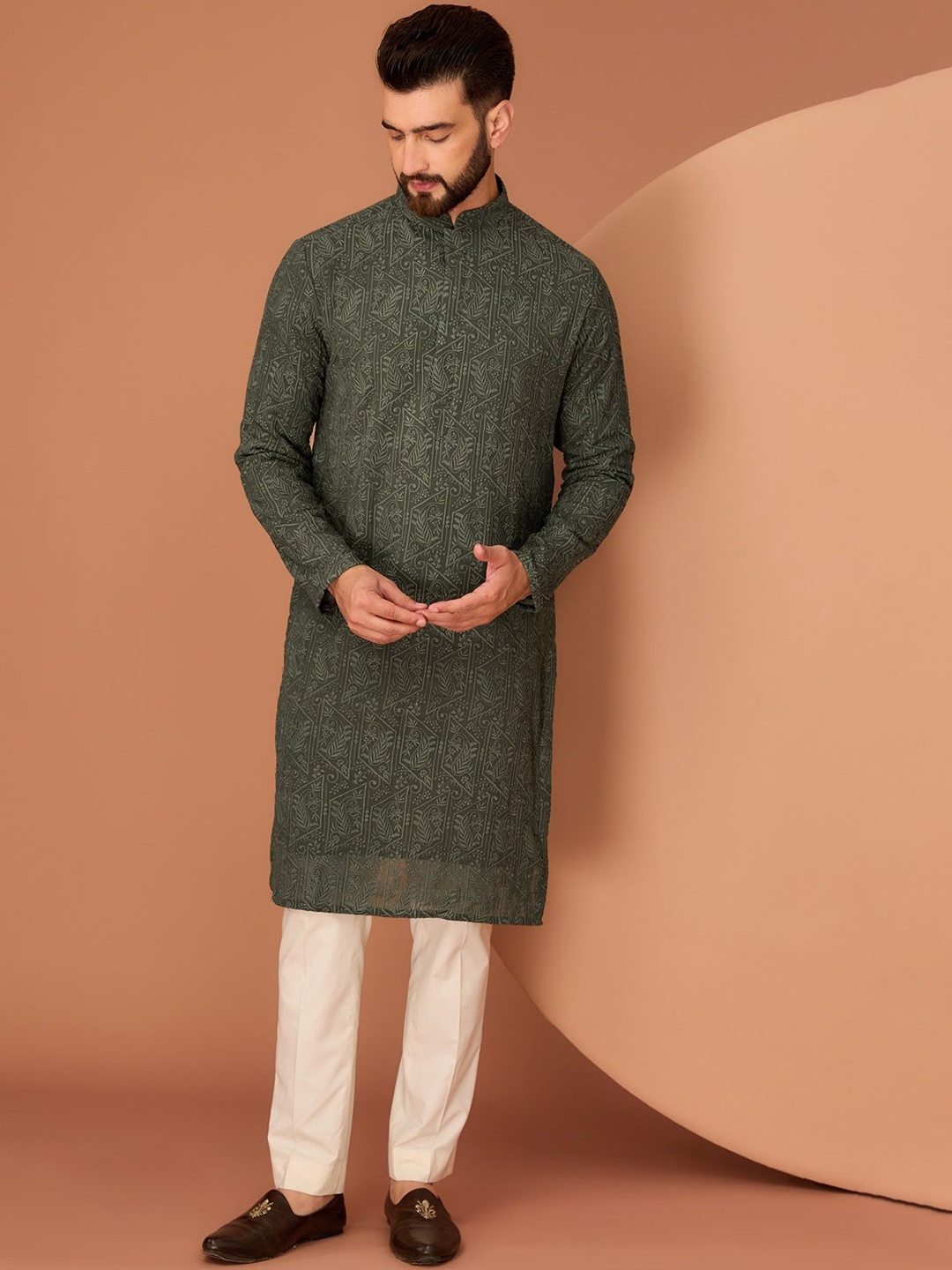KASBAH CLOTHING NISHCHAIY SAJDEH Paisley Embroidered Chikankari Georgette Kurta, Green
KASBAH CLOTHING NISHCHAIY SAJDEH Paisley Embroidered Chikankari Georgette Kurta, Green