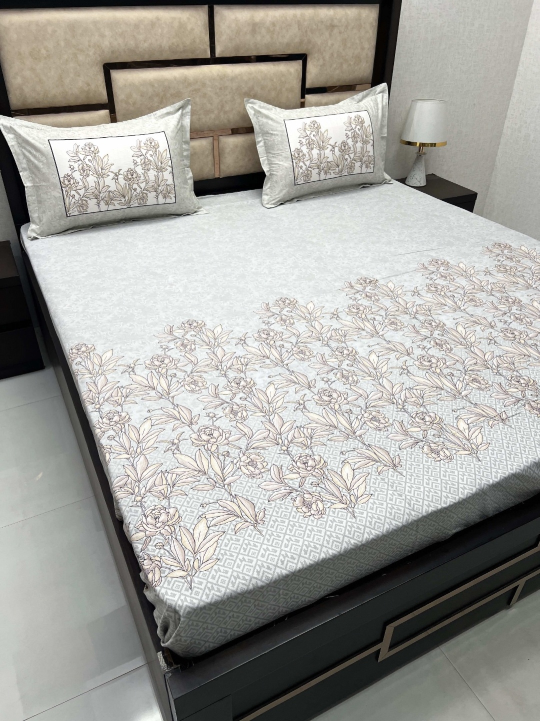 Pure Decor Lifestyle Grey & Beige Floral 380 TC Cotton King Bedsheet With 2 Pillow Covers
Pure Decor Lifestyle Grey & Beige Floral 380 TC Cotton King Bedsheet With 2 Pillow Covers