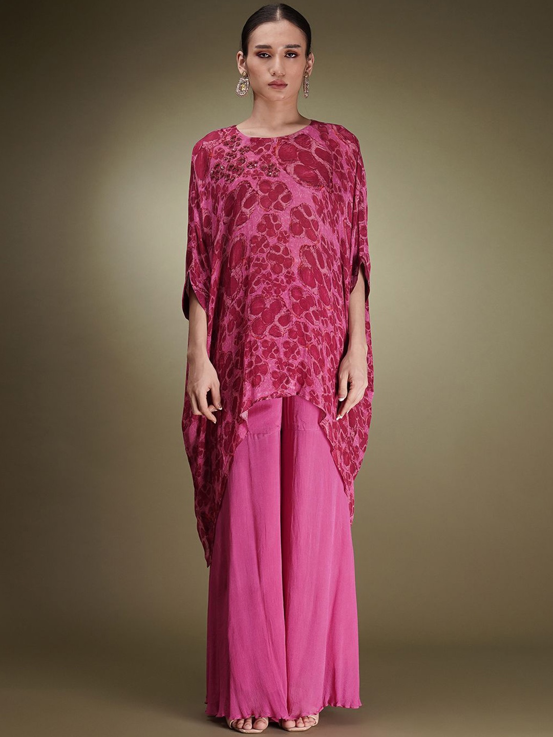 Breathe by Aakanksha Singh Goodvibes Plus Size Printed Tunic & Trousers, Pink
Breathe by Aakanksha Singh Goodvibes Plus Size Printed Tunic & Trousers, Pink