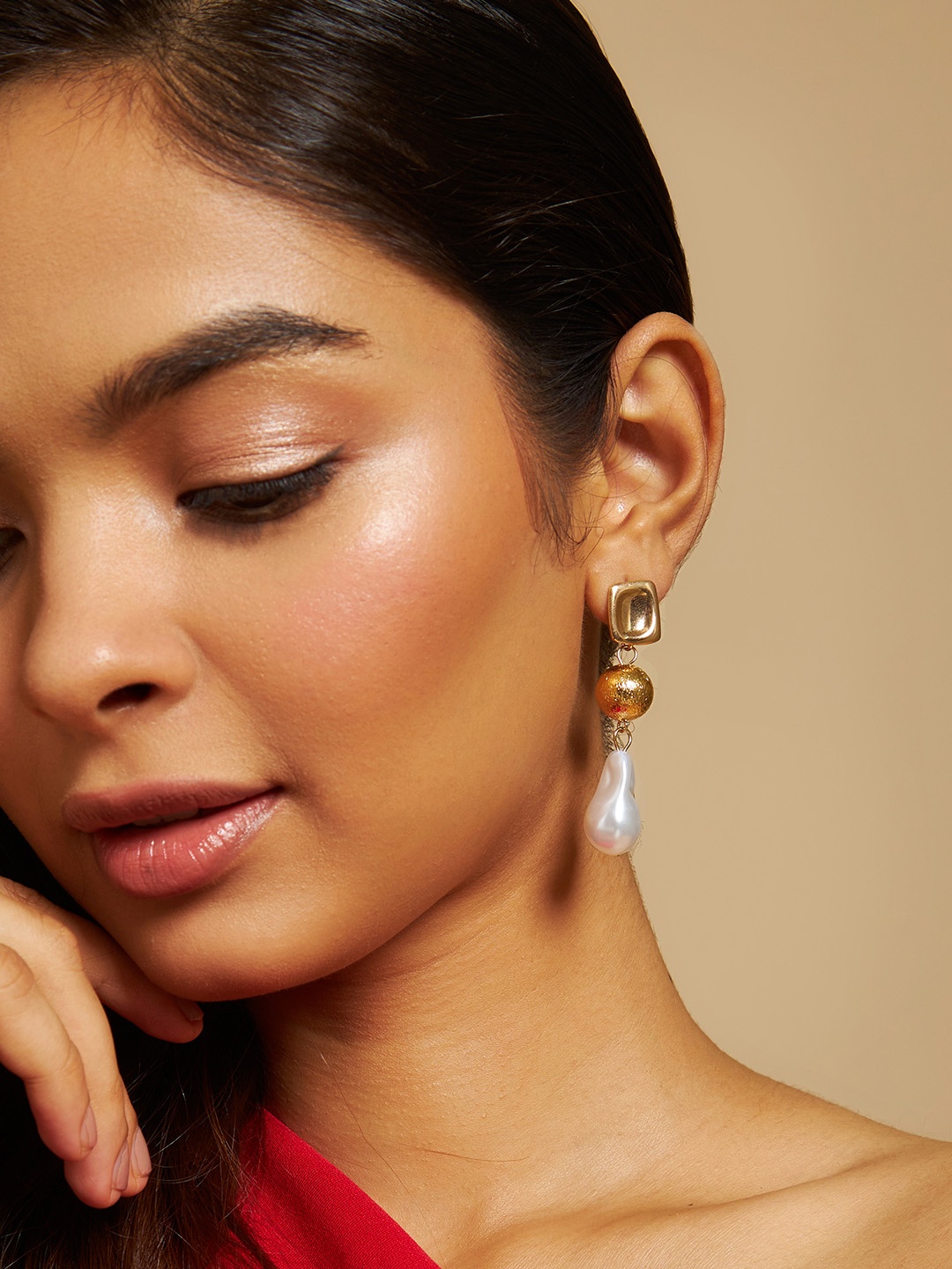 Kushal's Fashion Jewellery Gold-Plated Artificial Stones Studded Geometric Drop Earrings, White
Kushal's Fashion Jewellery Gold-Plated Artificial Stones Studded Geometric Drop Earrings, White