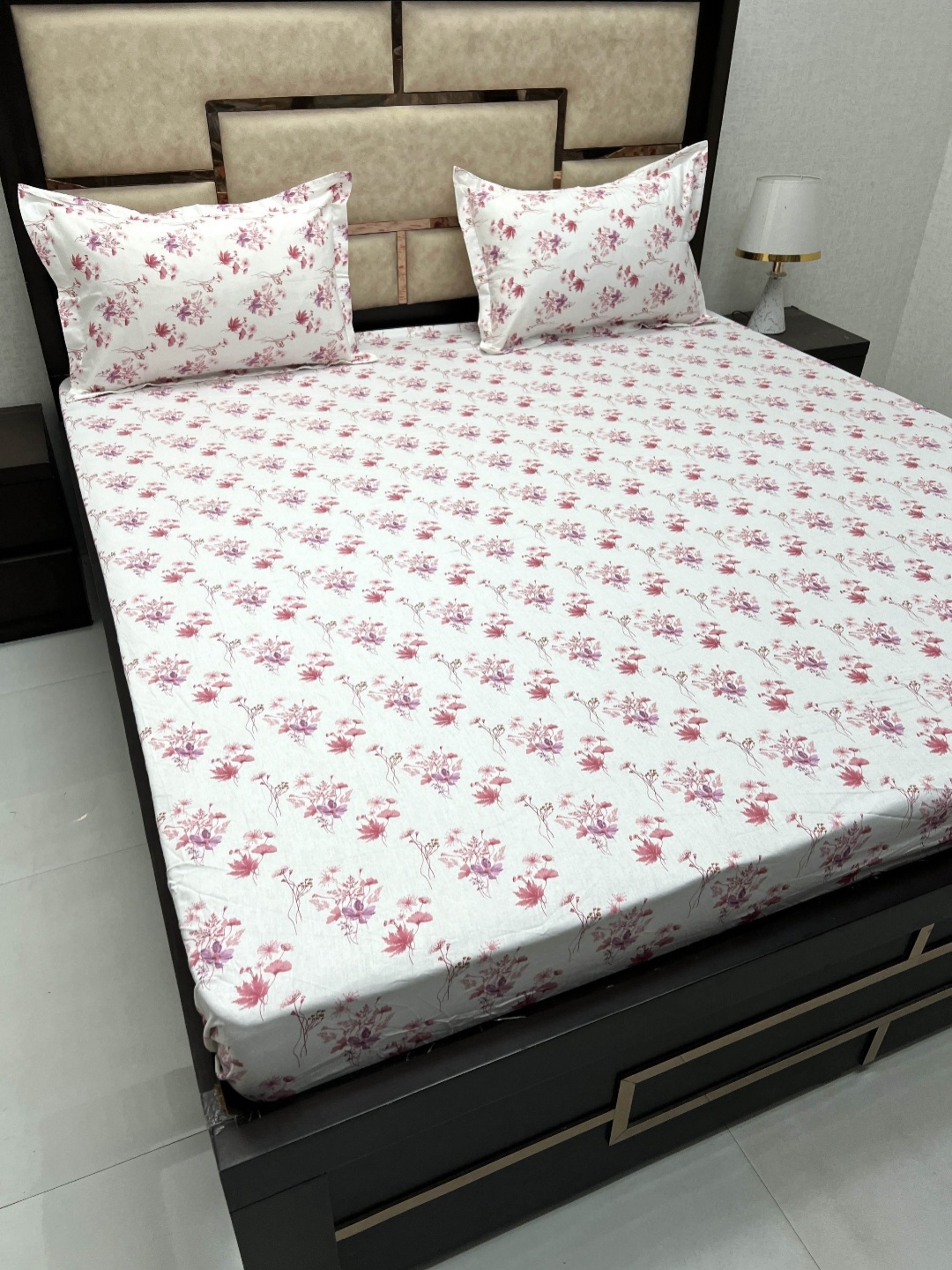 Pure Decor Sapphire Pink Floral 330 TC Cotton Fitted King Bedsheet With 2 Pillow Covers
Pure Decor Sapphire Pink Floral 330 TC Cotton Fitted King Bedsheet With 2 Pillow Covers