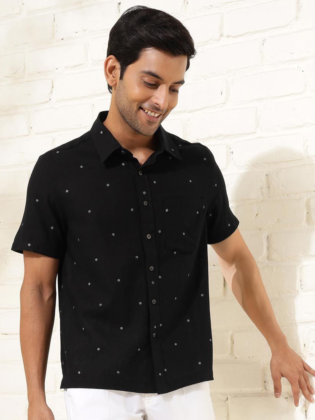 Fabindia Men Straight Spread Collar Micro Ditsy Printed Cotton Casual Shirt, Black
Fabindia Men Straight Spread Collar Micro Ditsy Printed Cotton Casual Shirt, Black