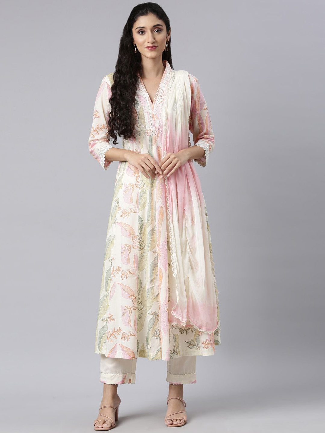 Neerus Women Floral Printed Panelled Beads and Stones Kurta with Trousers & With Dupatta, Cream
Neerus Women Floral Printed Panelled Beads and Stones Kurta with Trousers & With Dupatta, Cream