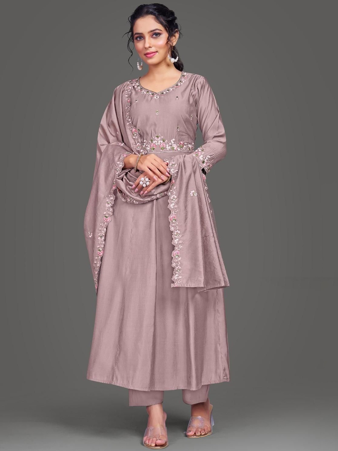 DARIAN Women Ethnic Motifs Embroidered Regular Thread Work Kurta with Trousers & With Dupatta, Brown
DARIAN Women Ethnic Motifs Embroidered Regular Thread Work Kurta with Trousers & With Dupatta, Brown