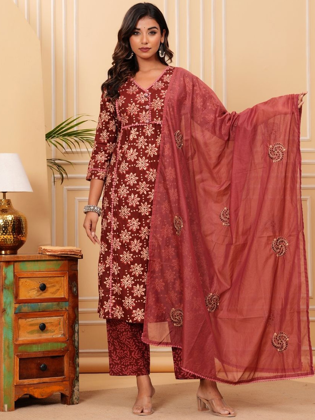KALINI Women Floral Printed Regular Gotta Patti Pure Cotton Kurta with Trousers & With Dupatta, Maroon
KALINI Women Floral Printed Regular Gotta Patti Pure Cotton Kurta with Trousers & With Dupatta, Maroon