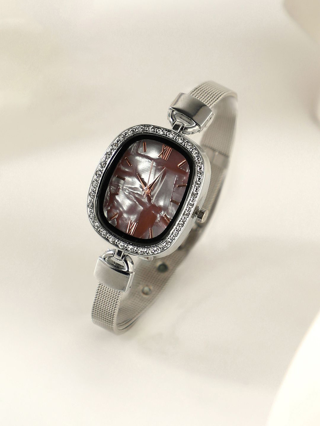 HAUTE SAUCE by Campus Sutra Women Embellished Dial & Stainless Steel Bracelet Style Straps Analogue Watch, Silver
HAUTE SAUCE by Campus Sutra Women Embellished Dial & Stainless Steel Bracelet Style Straps Analogue Watch, Silver