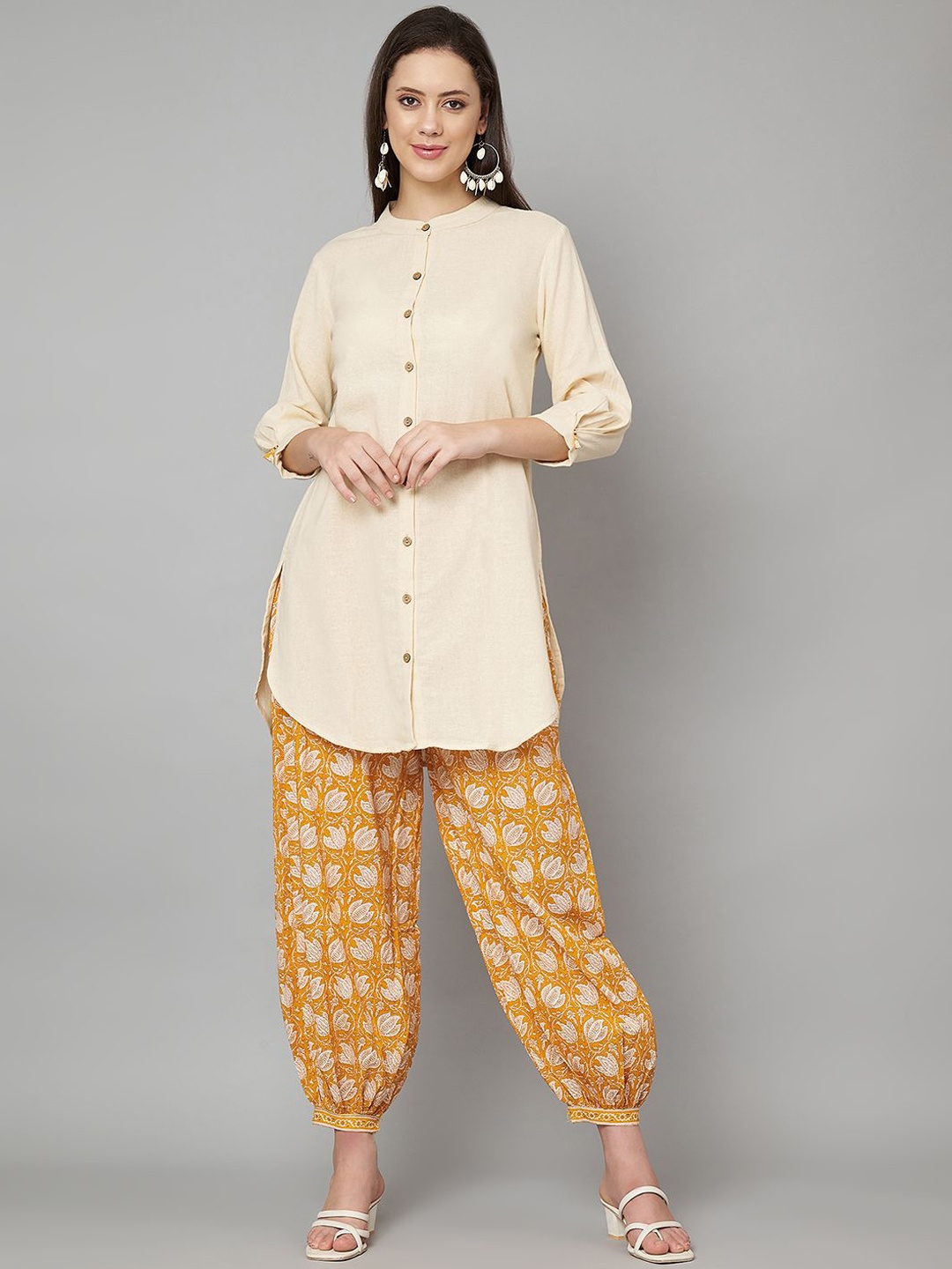 FABRIC FITOOR Women Regular Beads and Stones Pure Cotton Kurta with Salwar, Off white
FABRIC FITOOR Women Regular Beads and Stones Pure Cotton Kurta with Salwar, Off white