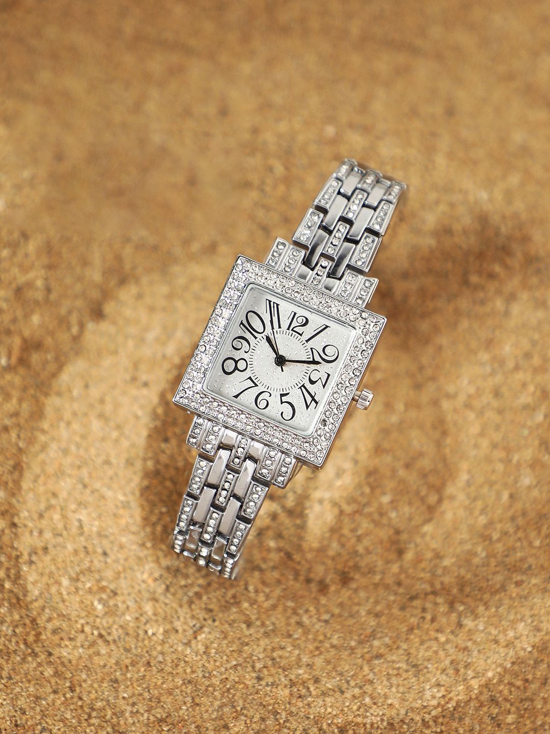 HAUTE SAUCE by Campus Sutra Women Embellished Dial & Stainless Steel Bracelet Style Straps Analogue Watch, Silver
HAUTE SAUCE by Campus Sutra Women Embellished Dial & Stainless Steel Bracelet Style Straps Analogue Watch, Silver