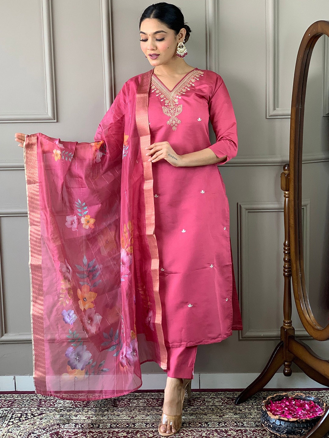 NIZA FASHION Women Yoke Design Regular Thread Work Kurta with Trousers & With Dupatta, Pink
NIZA FASHION Women Yoke Design Regular Thread Work Kurta with Trousers & With Dupatta, Pink
