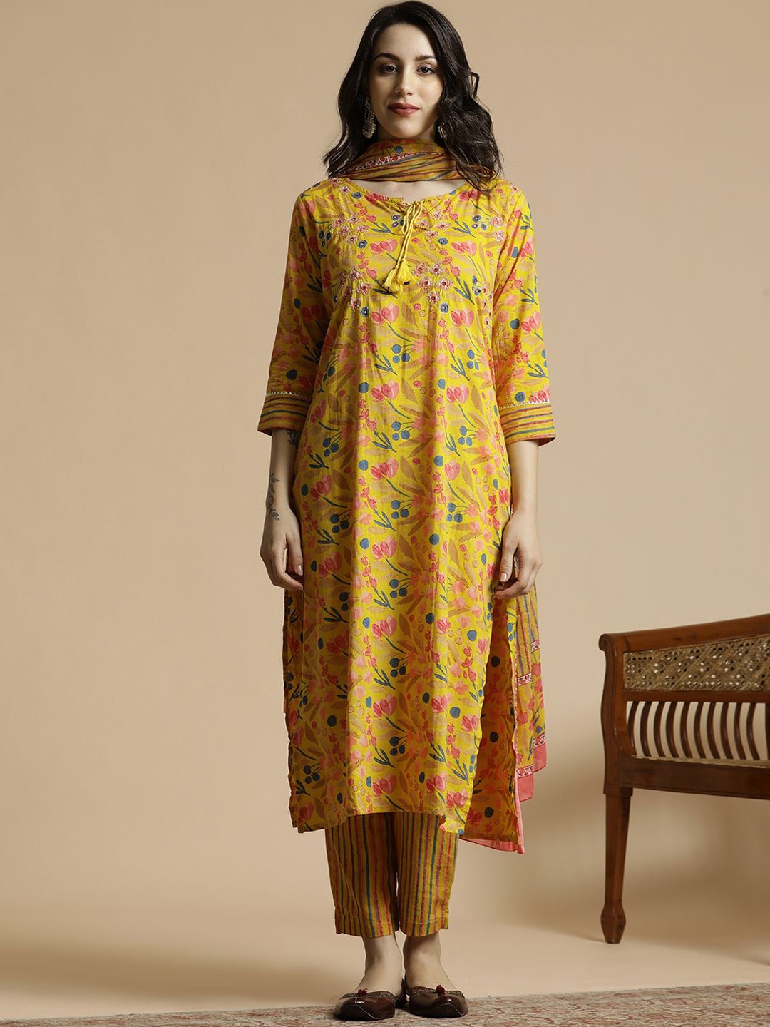 Anouk Women Embroidered Regular Thread Work Kurta with Trousers & With Dupatta, Mustard
Anouk Women Embroidered Regular Thread Work Kurta with Trousers & With Dupatta, Mustard