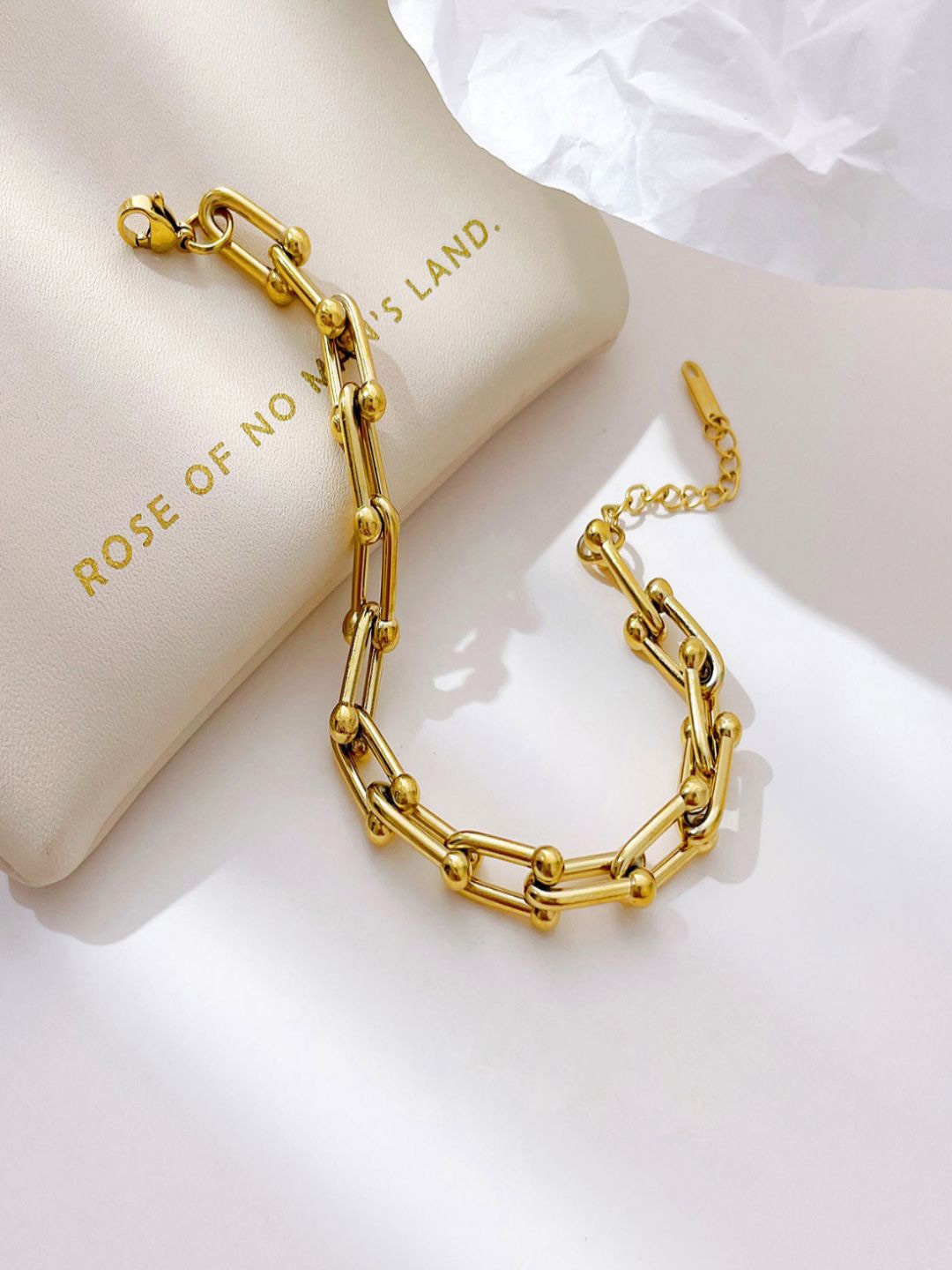 AQUASTREET 18K Plated Stainless Steel Antitarnish U Shaped Chain Link Bracelet, Gold
AQUASTREET 18K Plated Stainless Steel Antitarnish U Shaped Chain Link Bracelet, Gold