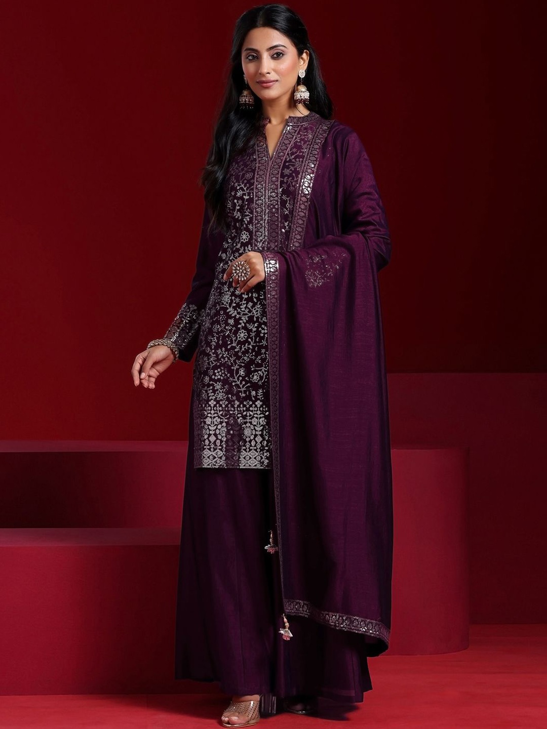 Libas Art Women Floral Embroidered Regular Sequinned Kurta with Palazzos & With Dupatta, Burgundy
Libas Art Women Floral Embroidered Regular Sequinned Kurta with Palazzos & With Dupatta, Burgundy