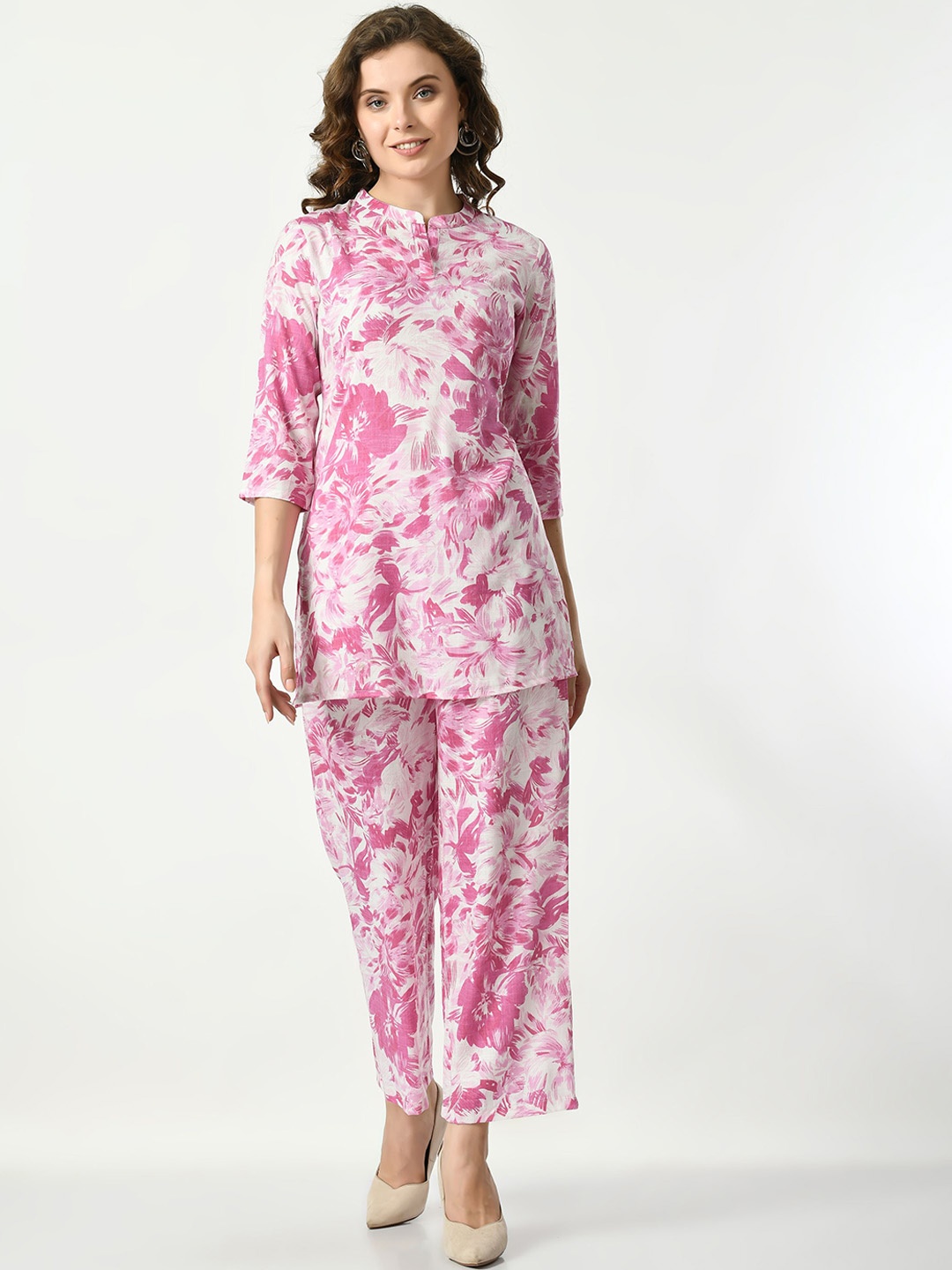 VAPPSYAM Floral Printed Mandarin Collar Pure Cotton A-Line Kurta With Trousers, White
VAPPSYAM Floral Printed Mandarin Collar Pure Cotton A-Line Kurta With Trousers, White