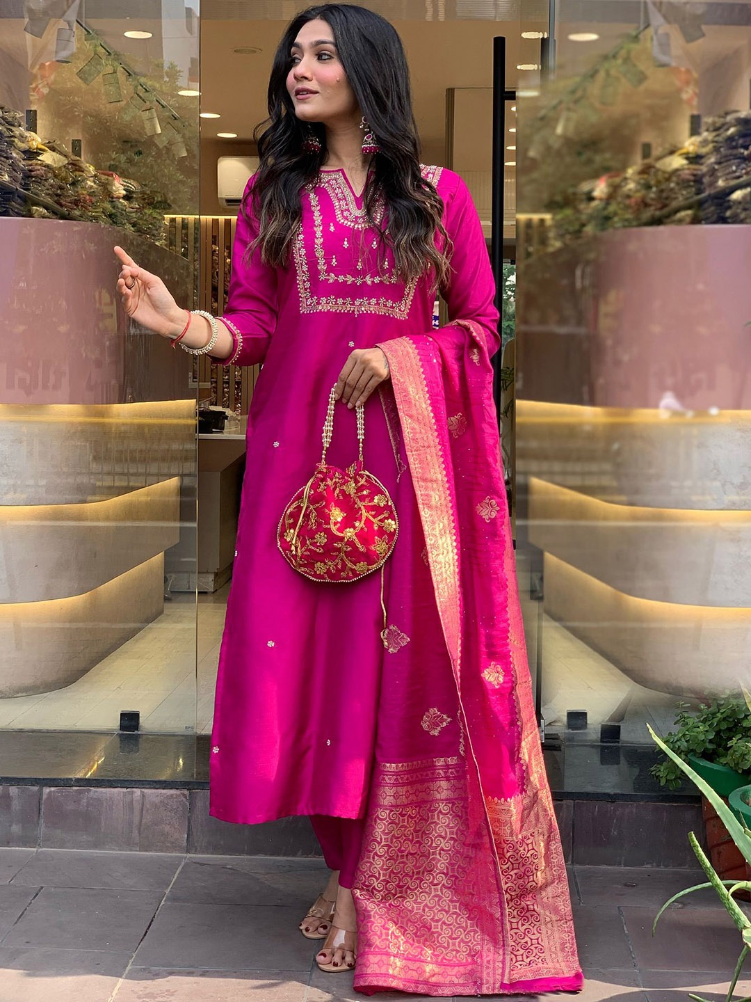 KALINI Floral Embroidered Regular Sequinned Straight Kurta with Trousers & Dupatta, Pink
KALINI Floral Embroidered Regular Sequinned Straight Kurta with Trousers & Dupatta, Pink