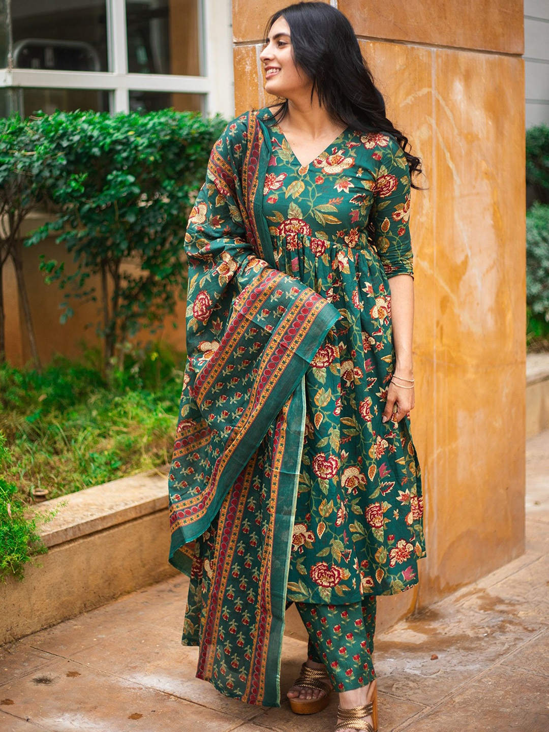 RADOSS Floral Printed Regular Pure Cotton Anarkali Kurta with Trousers & Dupatta, Green
RADOSS Floral Printed Regular Pure Cotton Anarkali Kurta with Trousers & Dupatta, Green