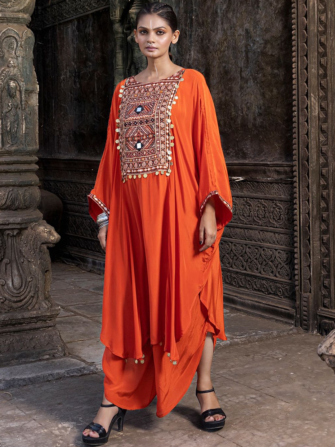 EARTH O FAB Ethnic Motifs Embellished Mirror Work Silk Crepe Kaftan with Dhoti Pants, Orange
EARTH O FAB Ethnic Motifs Embellished Mirror Work Silk Crepe Kaftan with Dhoti Pants, Orange