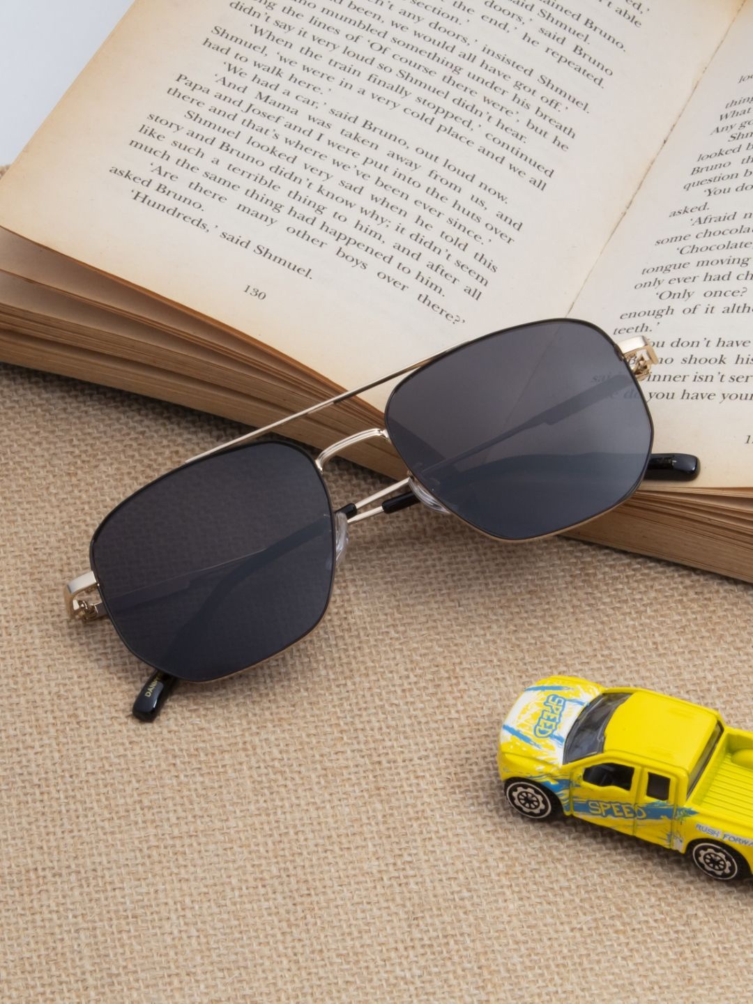 Ted Smith Unisex Aviator Sunglasses with Polarised and UV Protected Lens SUN-DANNY_BLGD, Grey
Ted Smith Unisex Aviator Sunglasses with Polarised and UV Protected Lens SUN-DANNY_BLGD, Grey