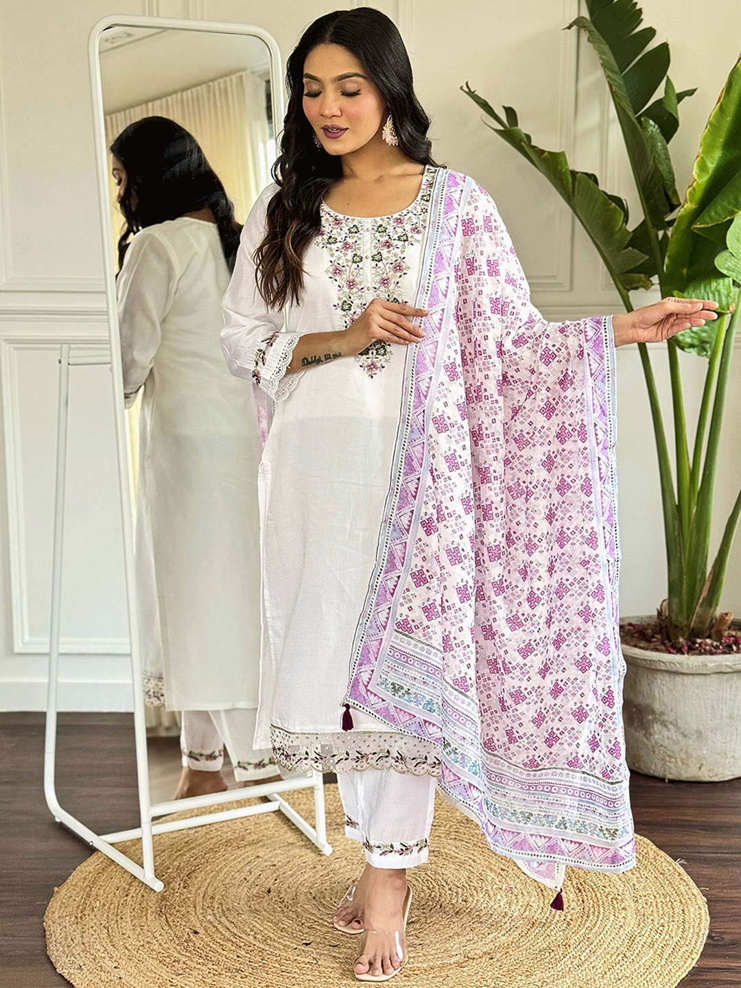 KALINI Floral Embroidered Thread Work Chanderi Silk Kurta with Trousers & Dupatta, White
KALINI Floral Embroidered Thread Work Chanderi Silk Kurta with Trousers & Dupatta, White