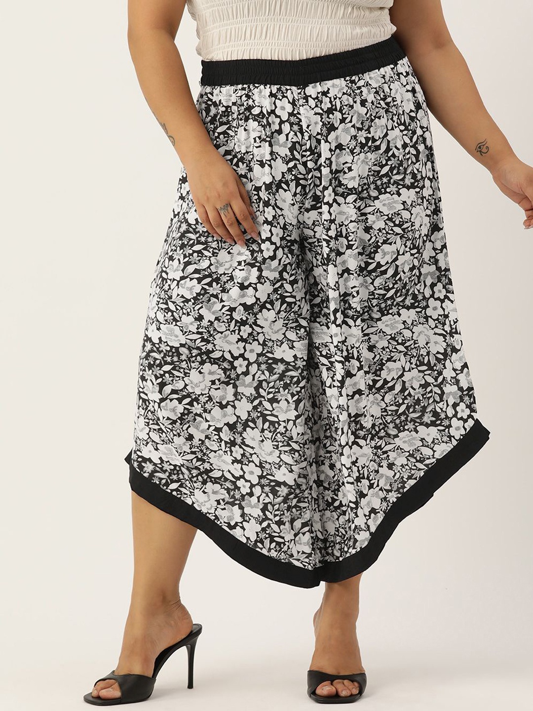 theRebelinme Women Floral Printed Relaxed High-Rise Easy Wash Plus Size Trousers, Black
theRebelinme Women Floral Printed Relaxed High-Rise Easy Wash Plus Size Trousers, Black