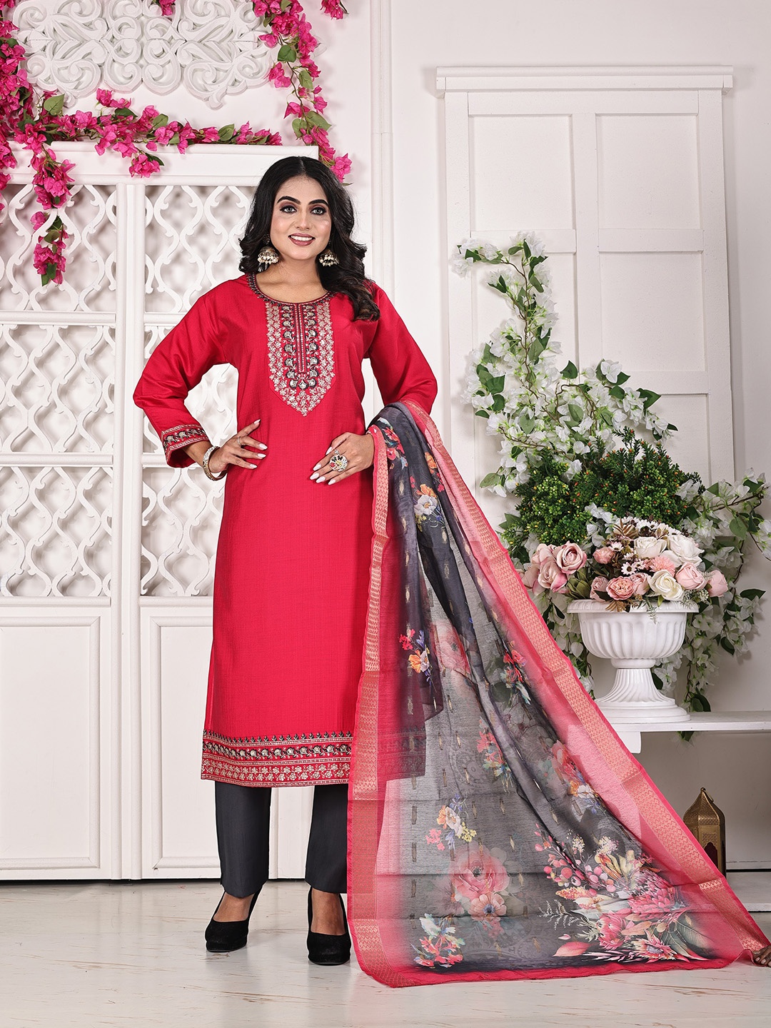 Maheesha Round Neck Floral Embroidered Thread Work Straight Kurta with Trouser & Dupatta, Red
Maheesha Round Neck Floral Embroidered Thread Work Straight Kurta with Trouser & Dupatta, Red