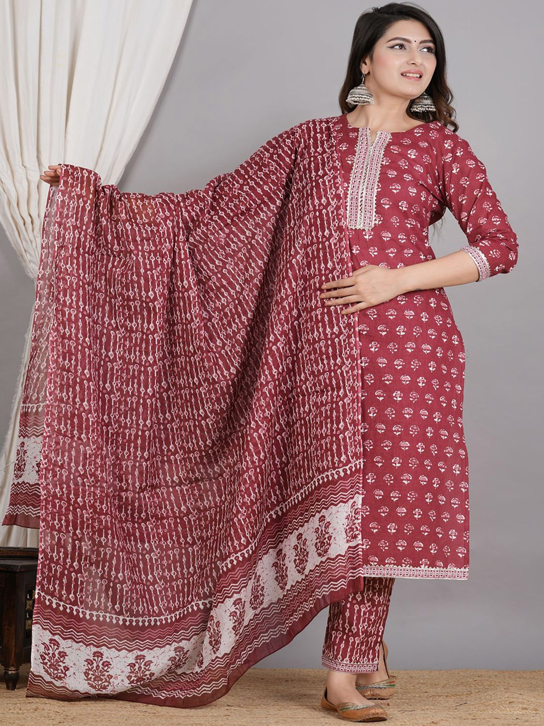 SIGNORIA Women Floral Printed Regular Pure Cotton Kurta with Trousers & With Dupatta, Red
SIGNORIA Women Floral Printed Regular Pure Cotton Kurta with Trousers & With Dupatta, Red
