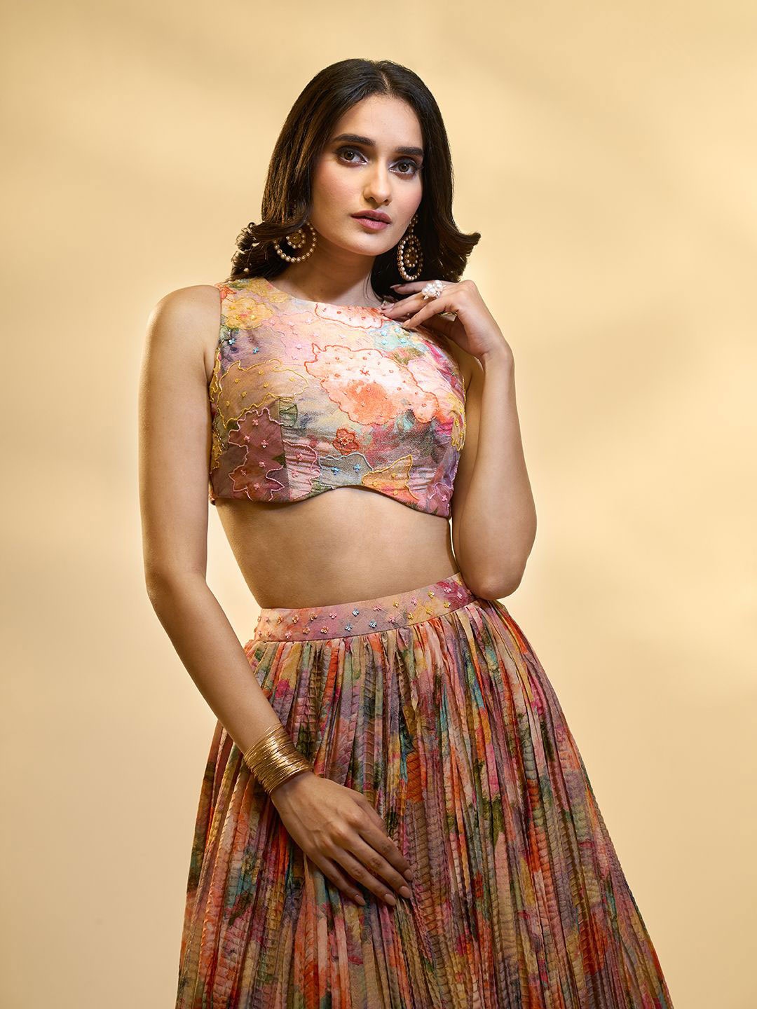 Alaya Advani Floral Printed Round Neck Sleeveless Tissue Blouse With Lehanga & Dupatta, Peach
Alaya Advani Floral Printed Round Neck Sleeveless Tissue Blouse With Lehanga & Dupatta, Peach