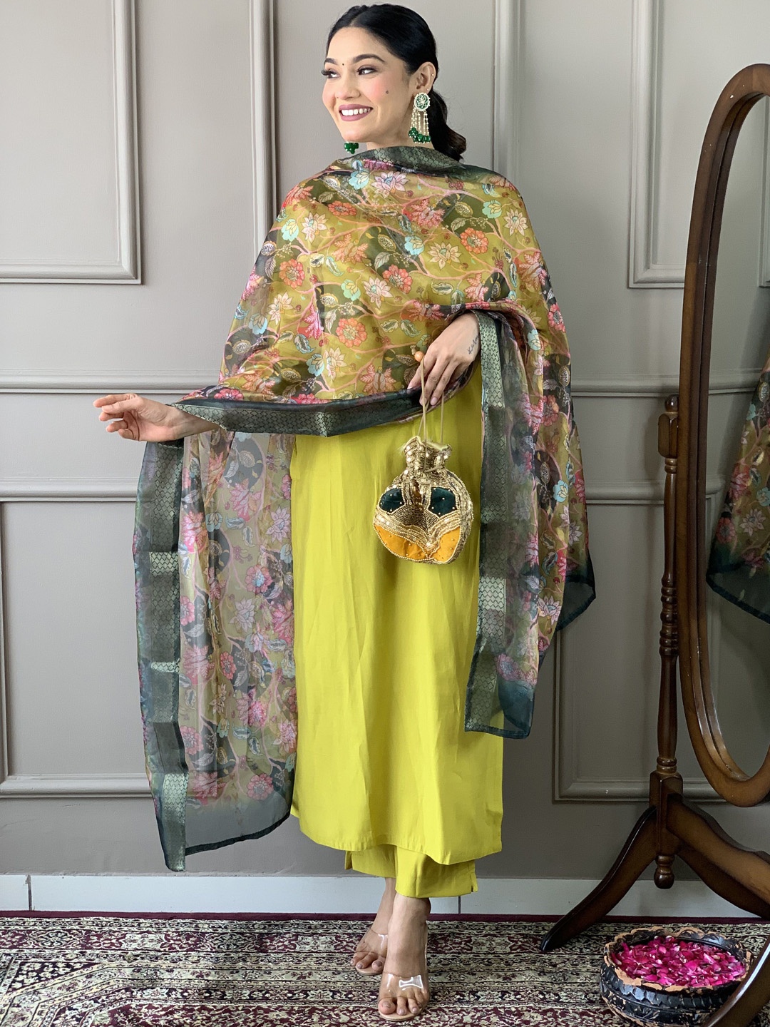 HERE&NOW Floral Yoke Design Thread Work Chanderi Silk Kurta With Trousers & Dupatta, Yellow
HERE&NOW Floral Yoke Design Thread Work Chanderi Silk Kurta With Trousers & Dupatta, Yellow