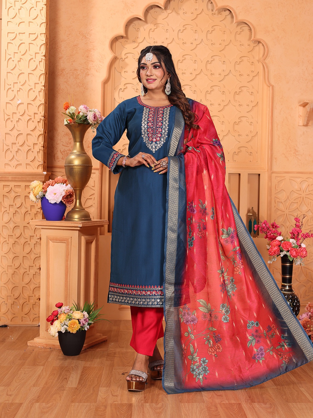 Maheesha Floral Embroidered Thread Work Straight Kurta with Trouser & Dupatta, Navy blue
Maheesha Floral Embroidered Thread Work Straight Kurta with Trouser & Dupatta, Navy blue