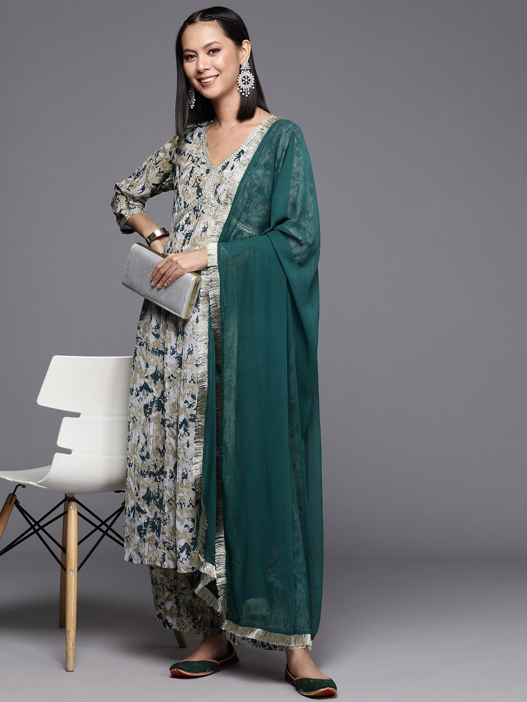 Varanga Beige Abstract Printed Empire Thread Work Silk Georgette Kurta & Trouser & Dupatta
Varanga Beige Abstract Printed Empire Thread Work Silk Georgette Kurta & Trouser & Dupatta