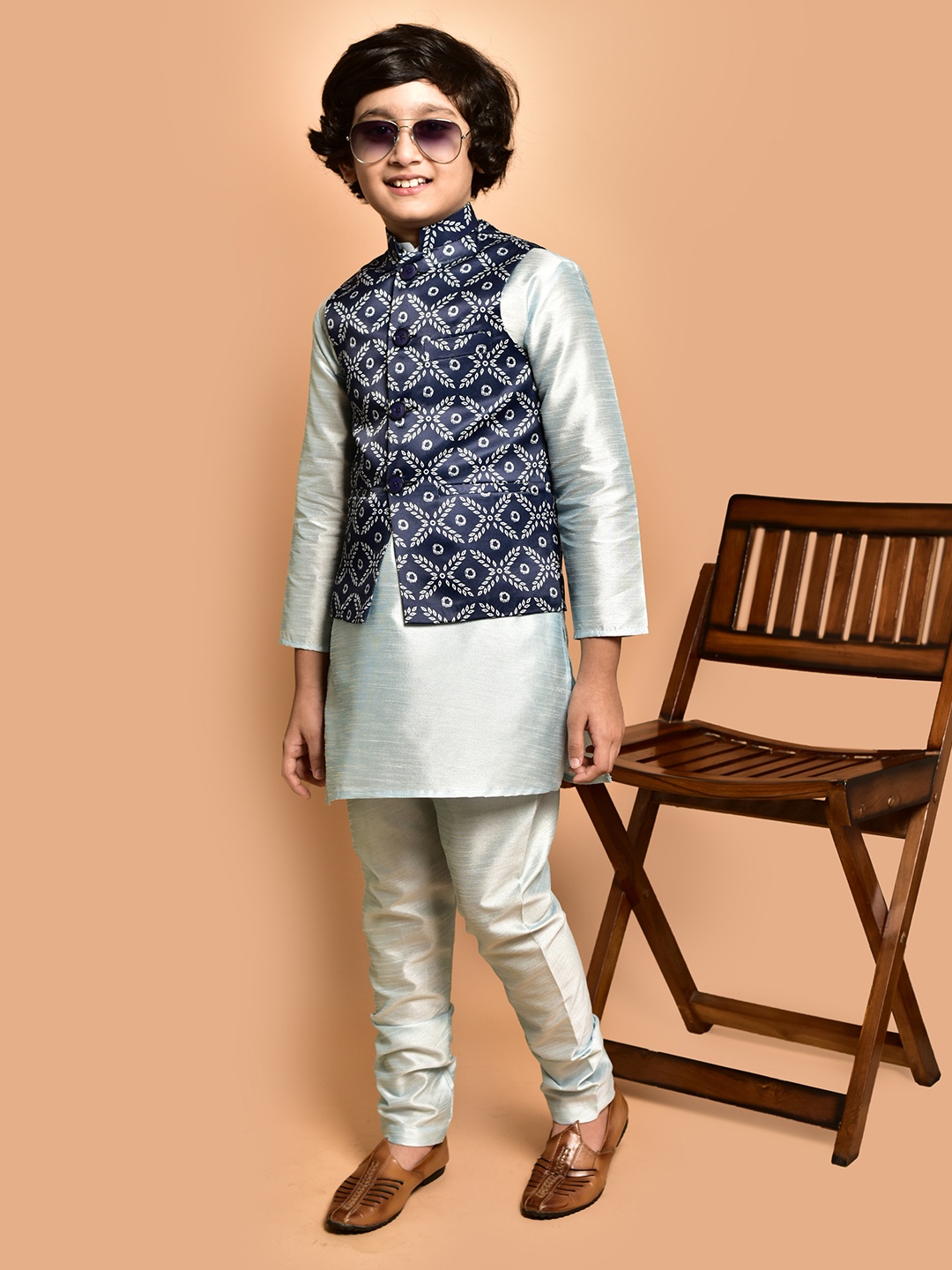PRINTINDIA Boys Band Collar Long Sleeves Regular Kurta With Churidar With Nehru jacket, Navy blue
PRINTINDIA Boys Band Collar Long Sleeves Regular Kurta With Churidar With Nehru jacket, Navy blue
