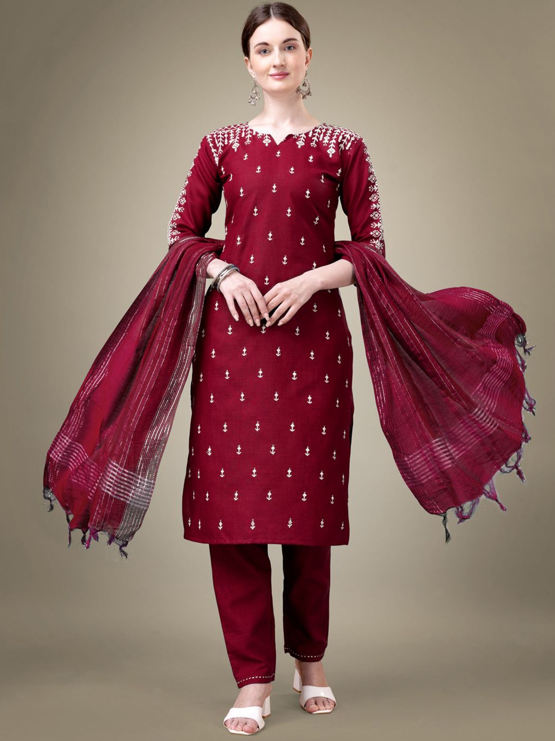 BERISTON Women Ethnic Motifs Embroidered Regular Thread Work Kurta with Trousers & With Dupatta, Maroon
BERISTON Women Ethnic Motifs Embroidered Regular Thread Work Kurta with Trousers & With Dupatta, Maroon