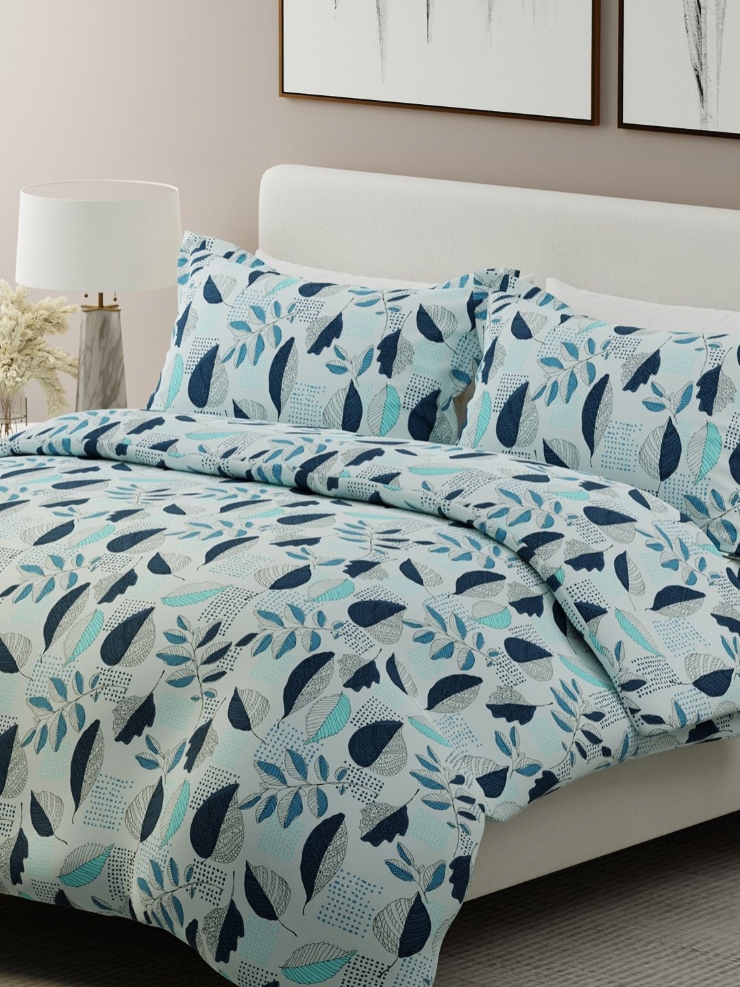 Boutique Living India Blue & White Floral 200 TC Cotton King Bedsheet Set 2.74 m x 2.74 m
Boutique Living India Blue & White Floral 200 TC Cotton King Bedsheet Set 2.74 m x 2.74 m