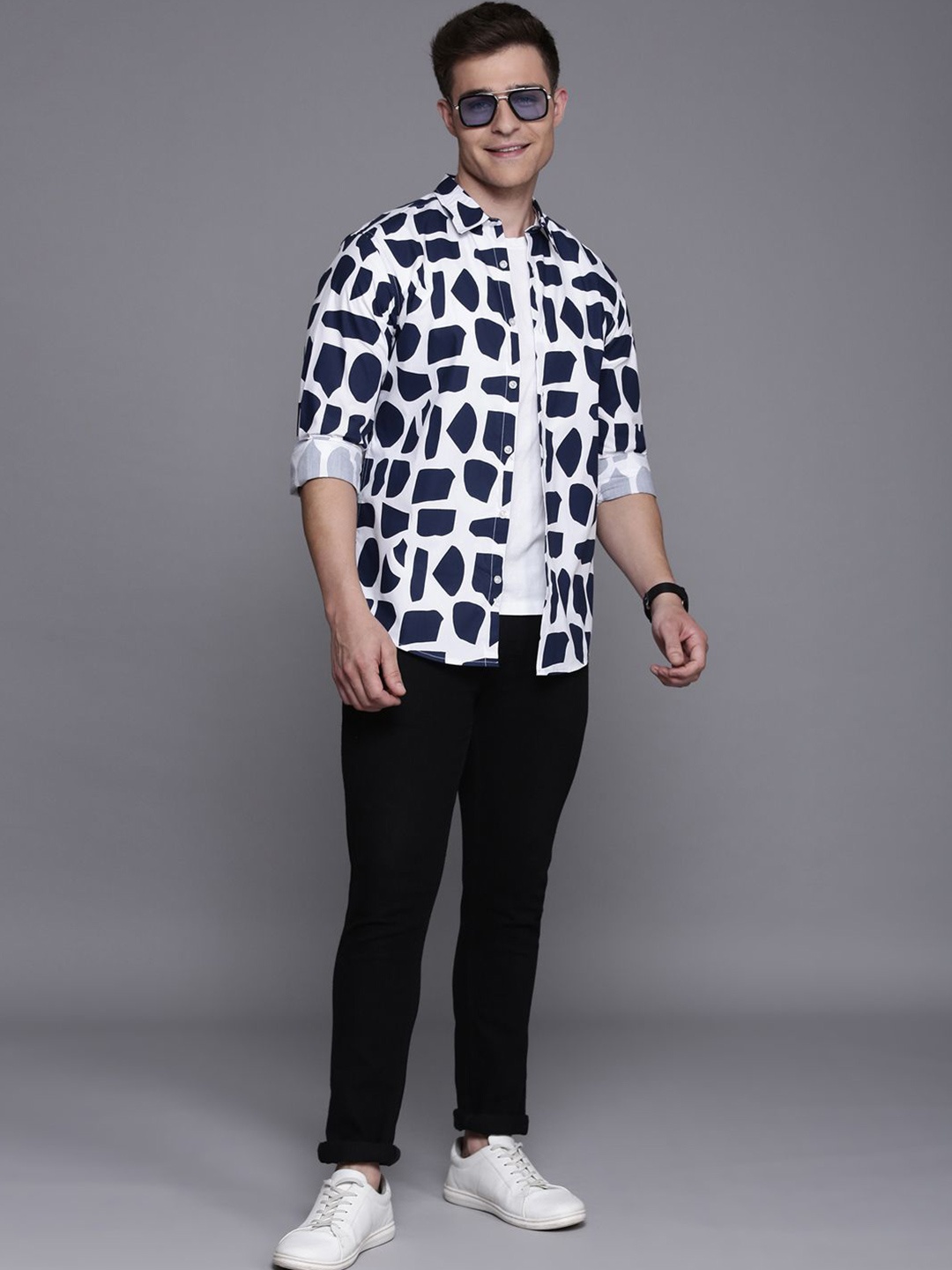 Mast & Harbour Men Standard Spread Collar Abstract Printed Cotton Casual Shirt, White
Mast & Harbour Men Standard Spread Collar Abstract Printed Cotton Casual Shirt, White