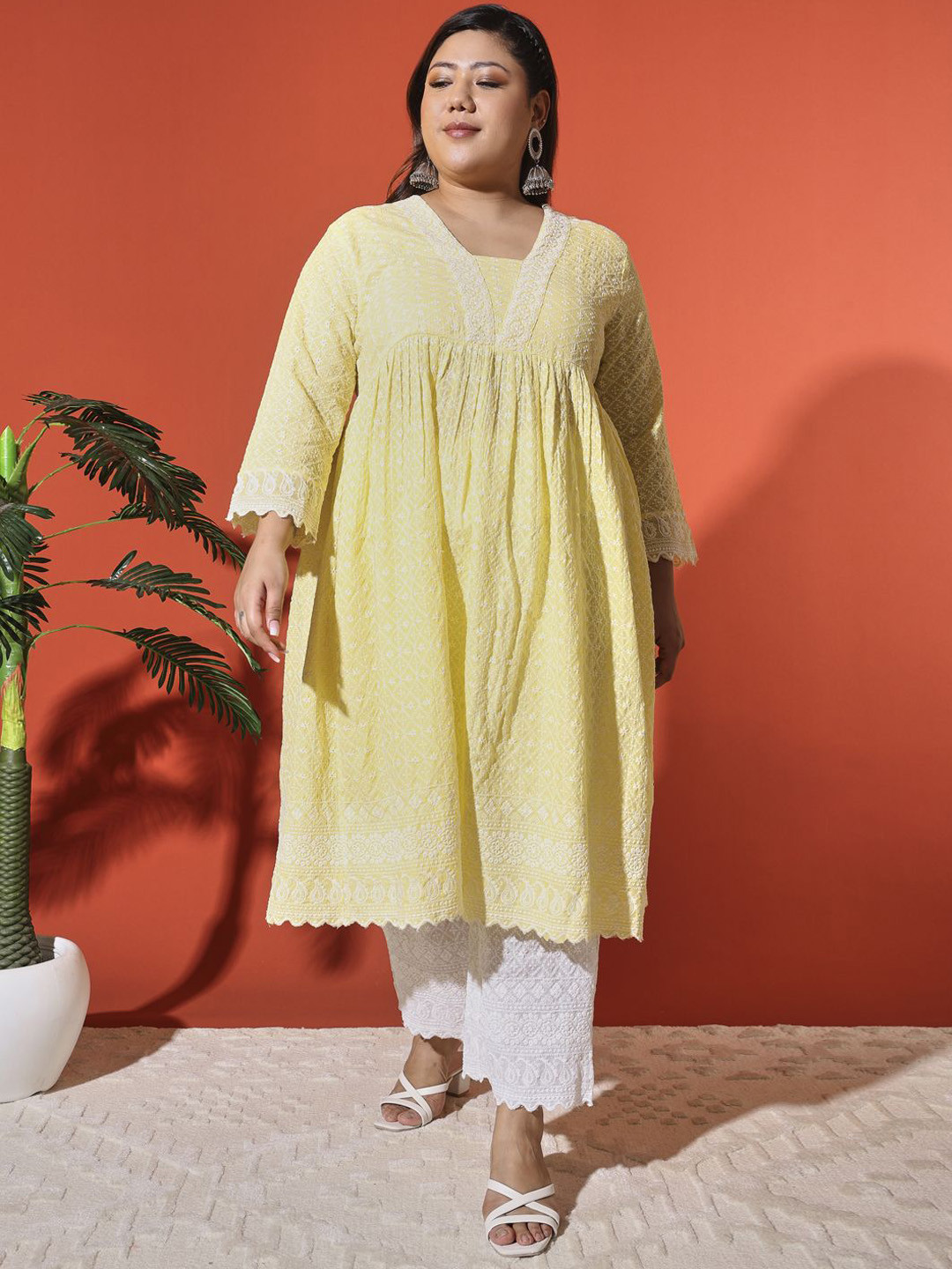 MOOBA Women Paisley Embroidered Regular Chikankari Pure Cotton Kurta with Pyjamas, Yellow
MOOBA Women Paisley Embroidered Regular Chikankari Pure Cotton Kurta with Pyjamas, Yellow