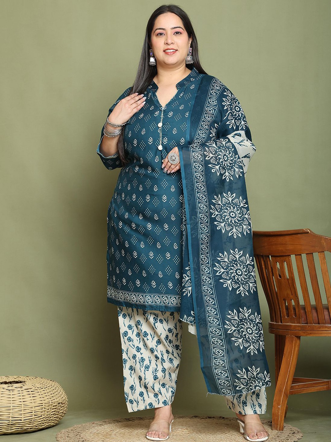 Rajnandini Plus Size Mandarin Collar Geometric Printed Kurta with Salwar & Dupatta, Green
Rajnandini Plus Size Mandarin Collar Geometric Printed Kurta with Salwar & Dupatta, Green