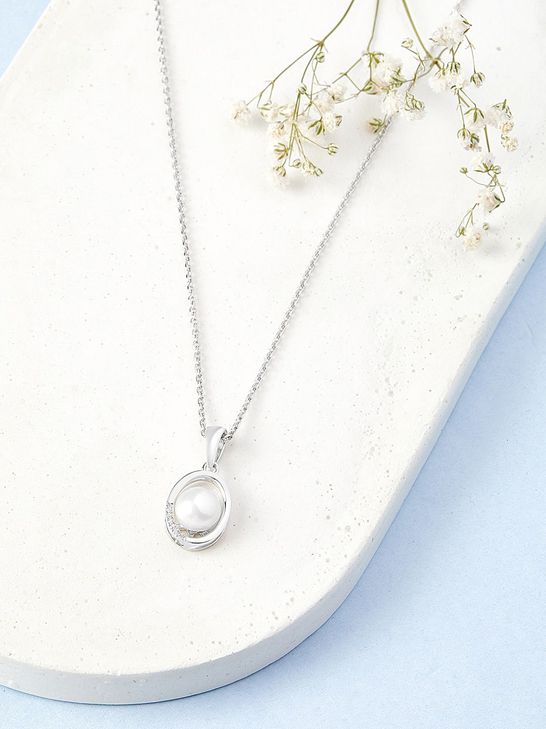 Mia by Tanishq Heavenly 925 Sterling Silver Silver Plated Cubic Zirconia Pendant & Chain
Mia by Tanishq Heavenly 925 Sterling Silver Silver Plated Cubic Zirconia Pendant & Chain