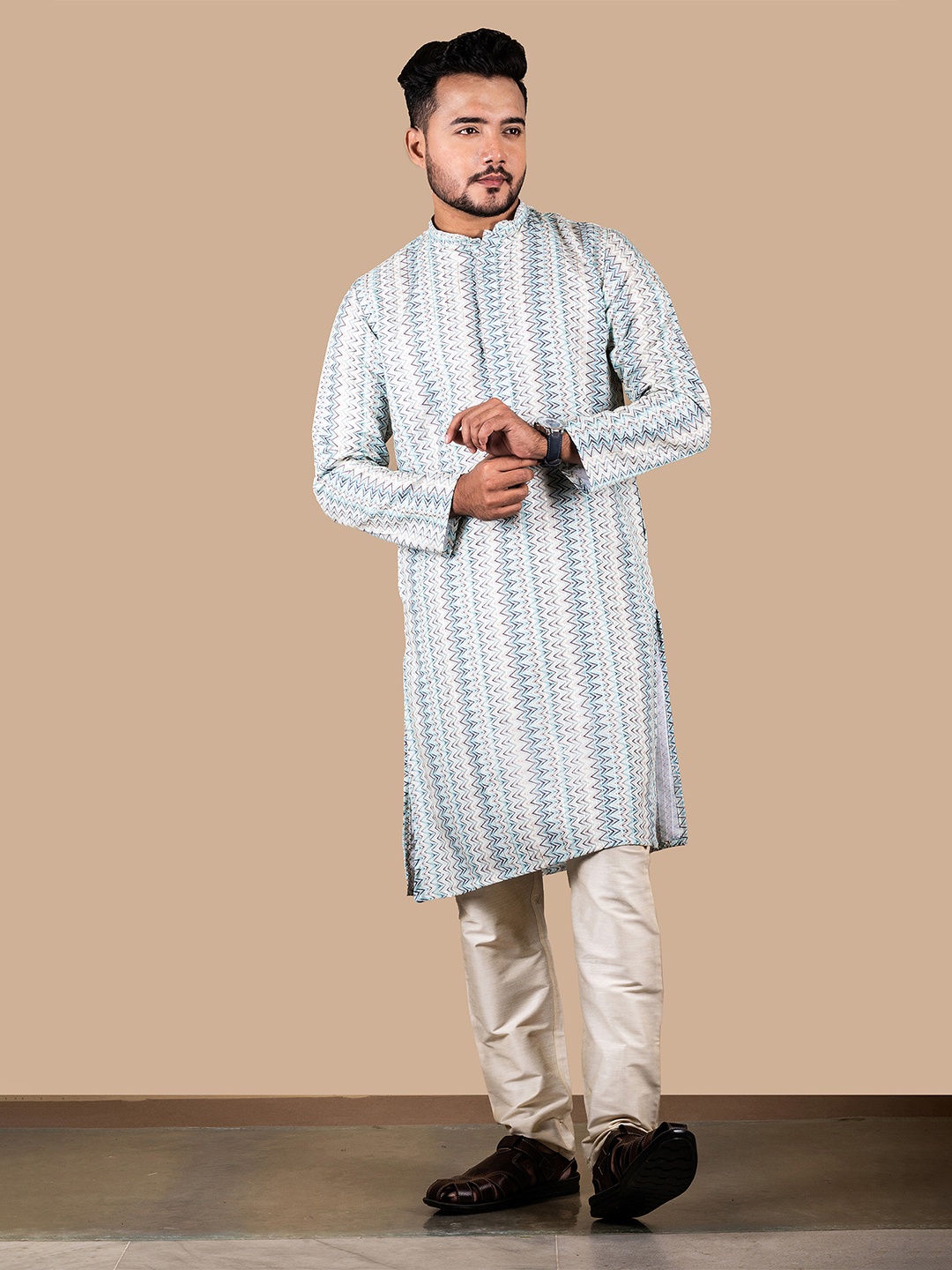 HERE&NOW Chevron Printed Thread Work Mandarin Collar Straight Kurta with Pyjamas, White
HERE&NOW Chevron Printed Thread Work Mandarin Collar Straight Kurta with Pyjamas, White