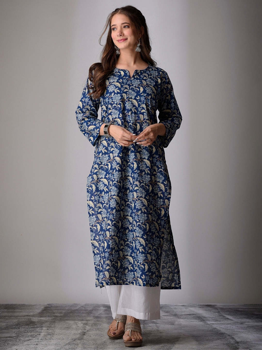 DIMPLE DESIGN STUDIO Floral Screen Printed Notch Neck Pure Cotton Straight Kurta, Blue
DIMPLE DESIGN STUDIO Floral Screen Printed Notch Neck Pure Cotton Straight Kurta, Blue
