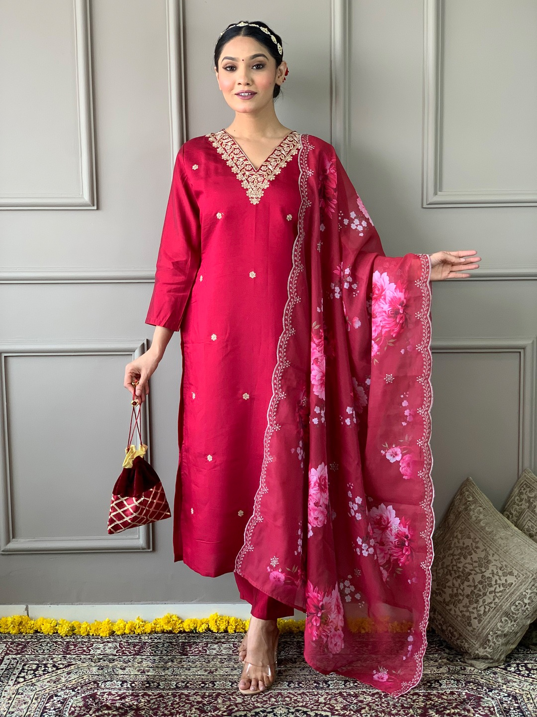SHIJILA Women Ethnic Motifs Embroidered Regular Sequinned Kurta with Trousers & With Dupatta, Red
SHIJILA Women Ethnic Motifs Embroidered Regular Sequinned Kurta with Trousers & With Dupatta, Red