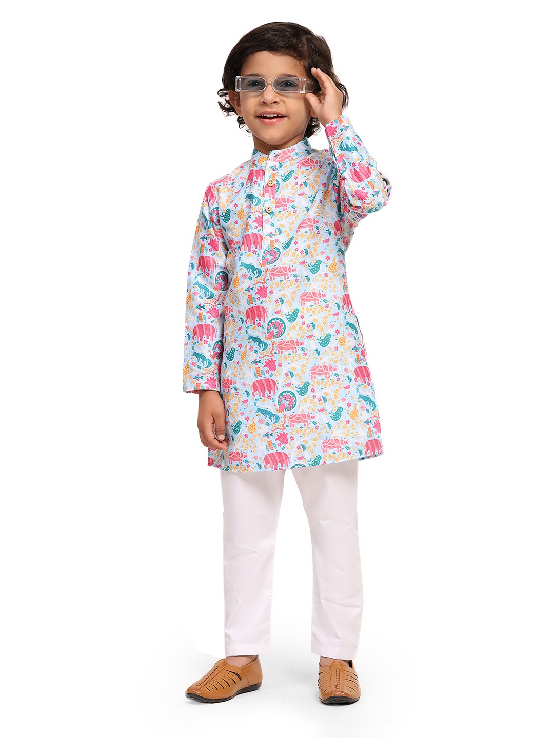 Funny Bones Clothings Boys Animal Printed Mandarin Collar Linen Straight Kurta & Pyjamas, Blue
Funny Bones Clothings Boys Animal Printed Mandarin Collar Linen Straight Kurta & Pyjamas, Blue